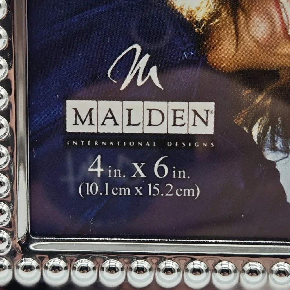 Malden Intl.‎ Graduation Picture Frame 4x6 Silver Metal Beaded Mortarboard